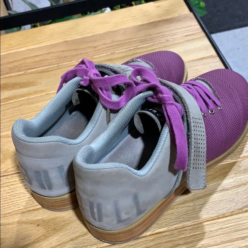 Women size 8.5 weightlifting shoes